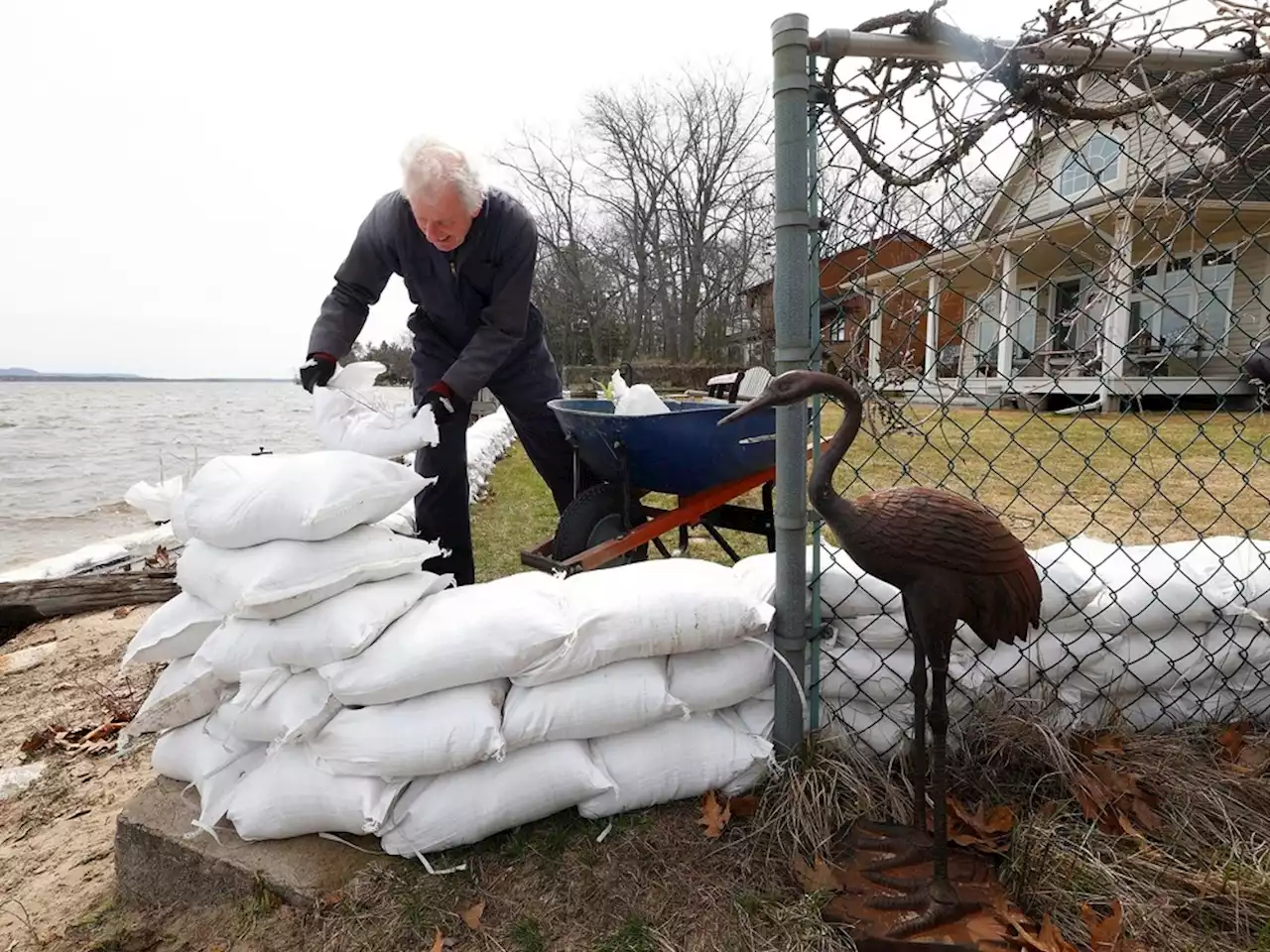 FLOOD WATCH: Ottawa River expected to 'stabilize' this weekend, but homeowners fear rain