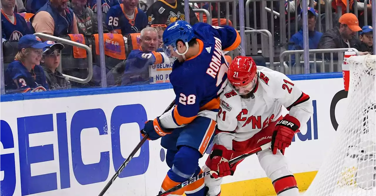 Islanders' late goal flurry secures Game 3 win over Hurricanes