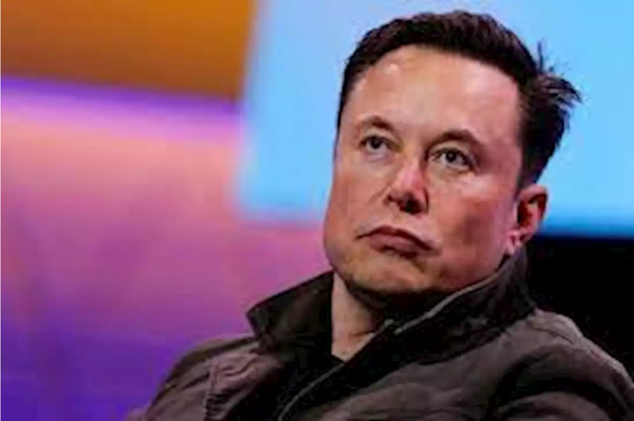 Minggu Berat bagi Elon Musk: Roket Meledak, Kekayaan Terkikis