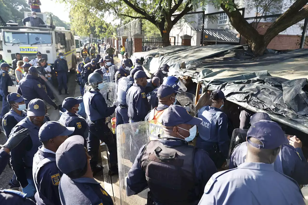 Police evict asylum seekers camped outside UN refugee office in Tshwane [PICS] | The Citizen