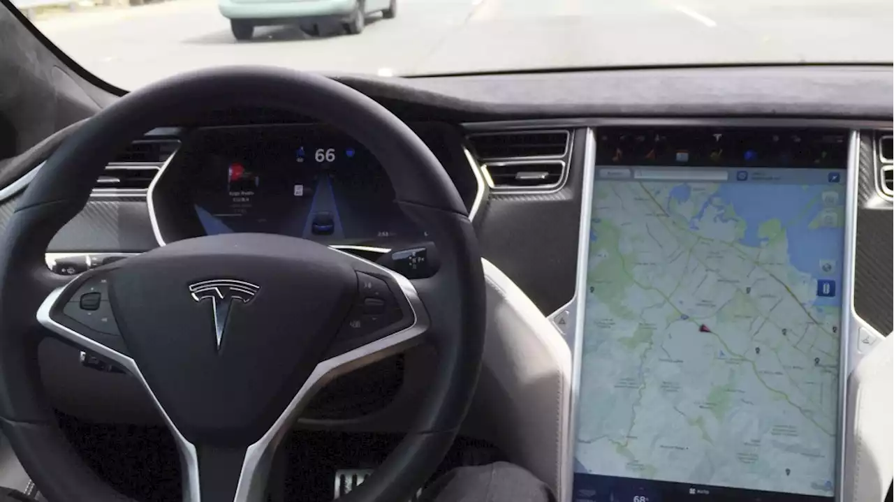 Jurors in lawsuit say Tesla never claimed Autopilot 'to be a self pilot' - Autoblog