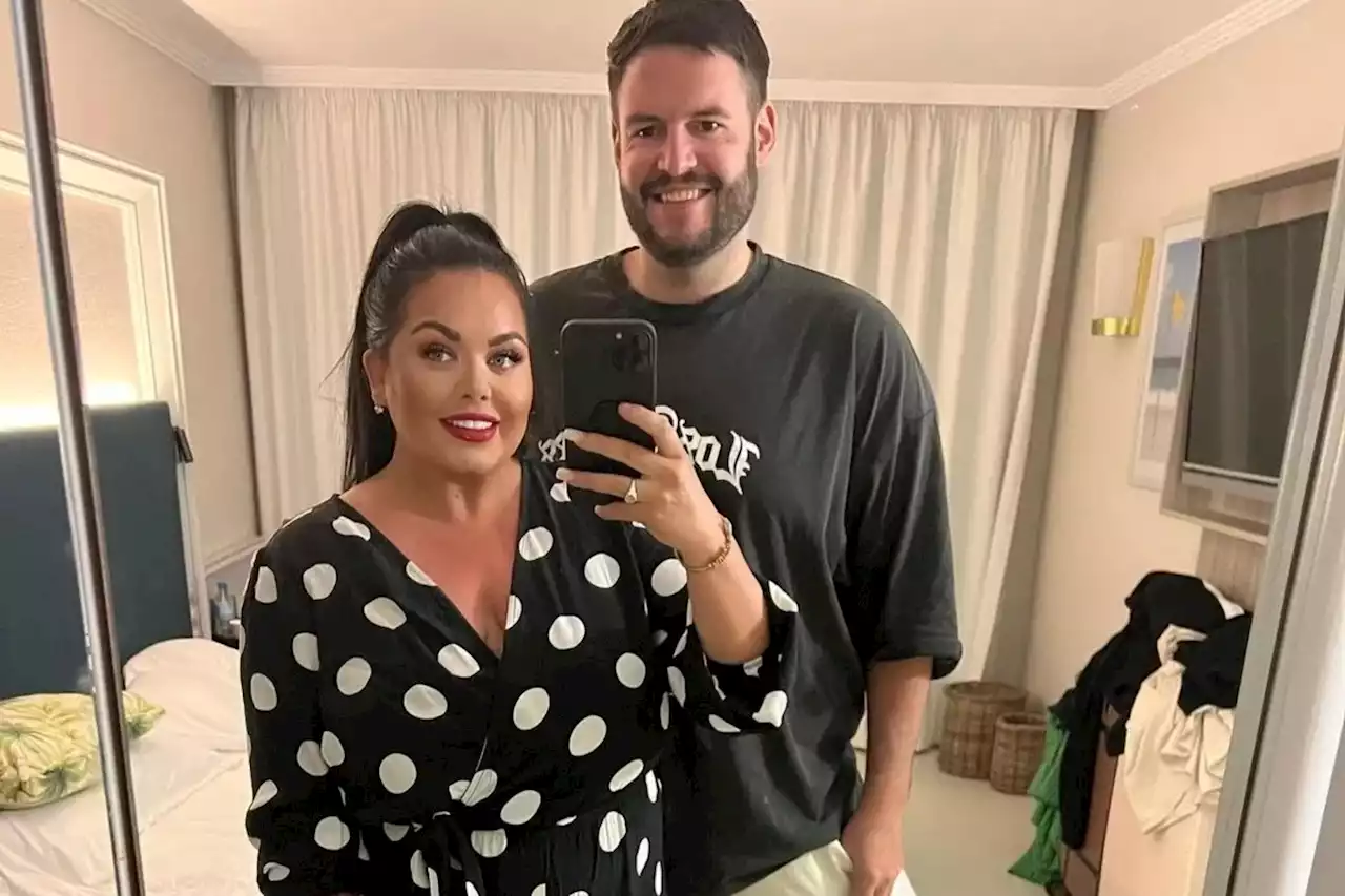 Scarlett Moffatt reveals pregnancy craving as she heads on date night