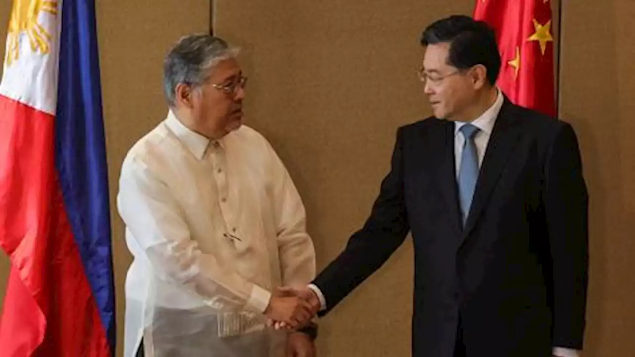 Philippines, China commit to working on resolving protracted sea dispute