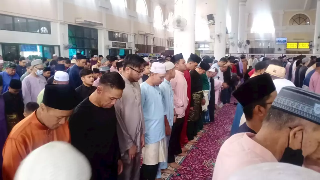 Imam terlupa takbir raya rakaat kedua, ulang solat sunat Aidilfitri