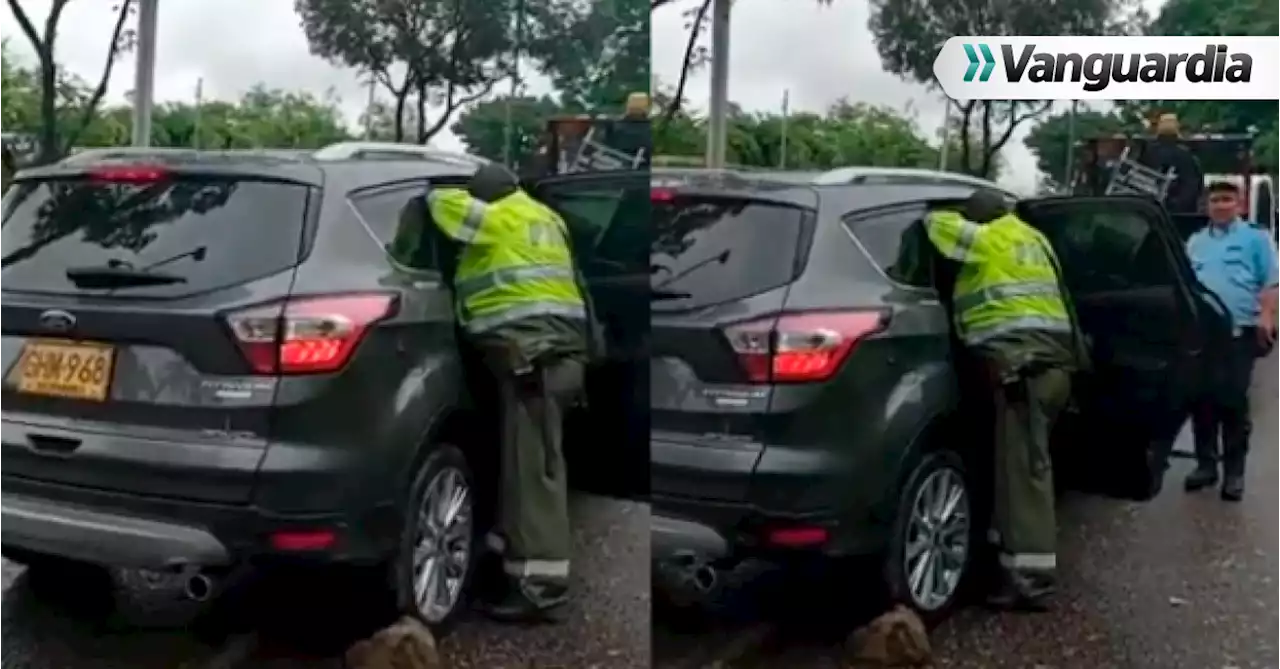 Video: Conductor que se movilizaba con pico y placa intentó arrollar a agentes de tránsito de Bucaramanga