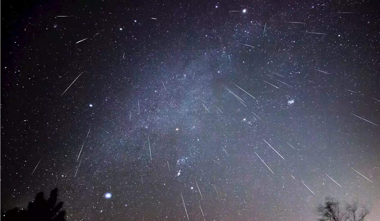 Meteor, part of the Lyrid shower, caused a bright flash and sonic boom in Indiana