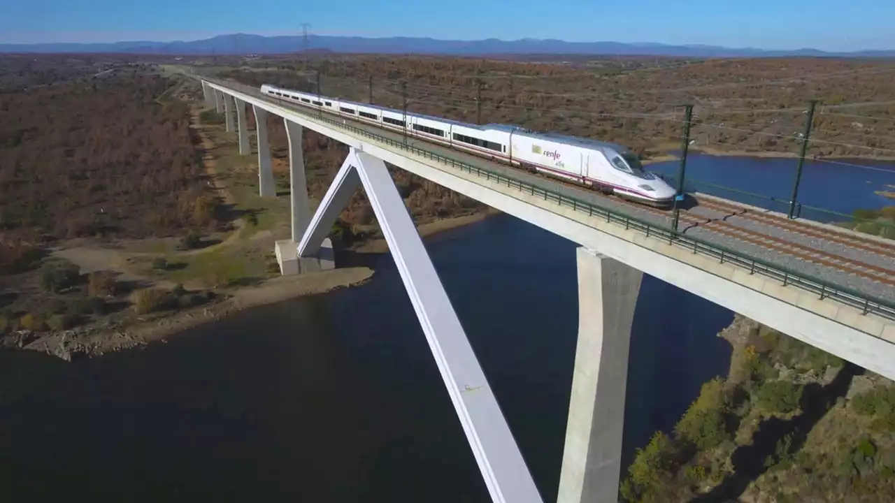 Suspendida la circulación de trenes de alta velocidad entre Barcelona y Madrid debido a un incendio