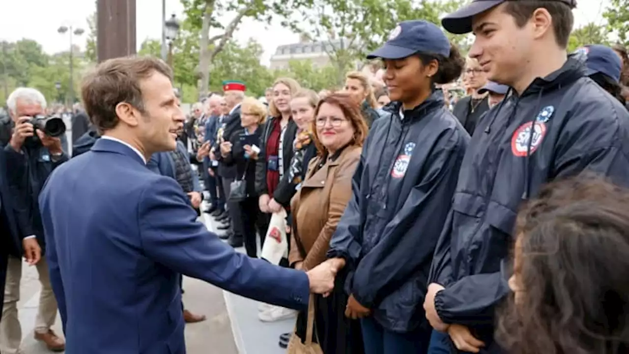 SNU: Emmanuel Macron veut une 'montée en charge progressive' dans 'plus de territoires'