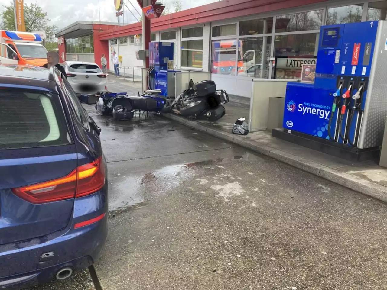 Verkehrsunfall A3 an der Raststätte Hösel: Zwei Verletzte, mehrere PKW beschädigt --- (Cityreport24-Nachrichtenblog)