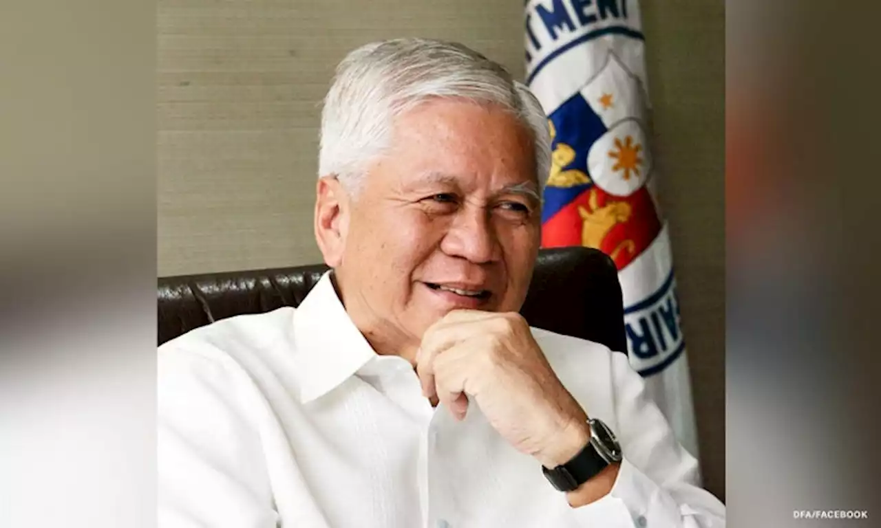 Tributes pour in at wake of ex-DFA chief Albert del Rosario