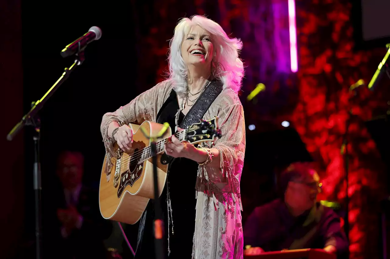 Emmylou Harris Made the Most of Time At the Longhorn Ballroom on Saturday