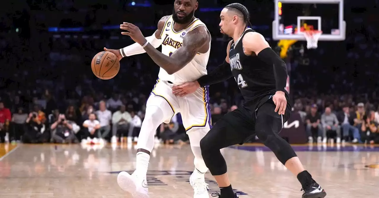 Playoffs NBA: LeBron, entre volcadas de lujo y golpes bajos en un sábado que tuvo de todo