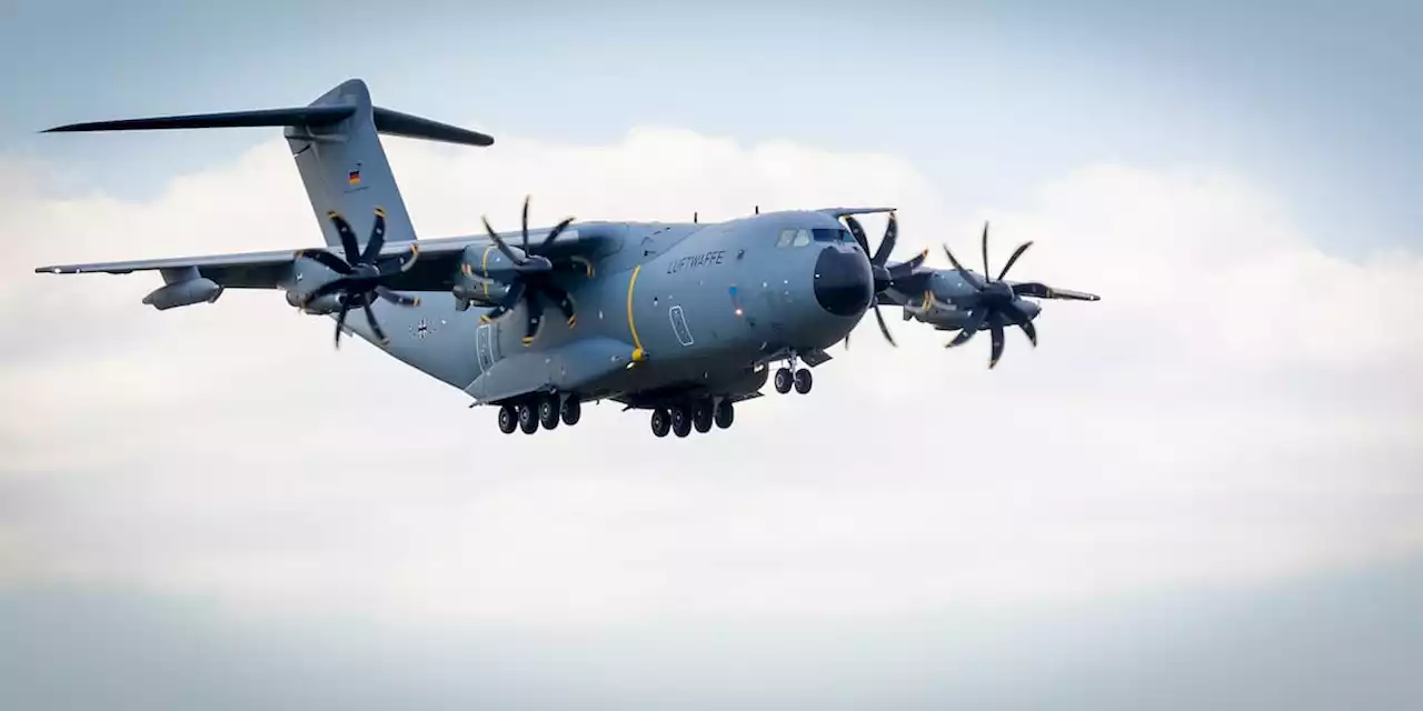 Erster Bundeswehr-Flieger mit 100 Deutschen verlässt Sudan