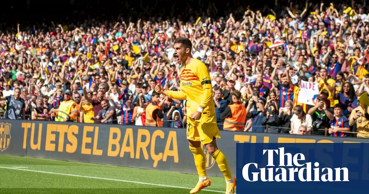 Ferran Torres gives Barcelona edge over Atlético Madrid as title draws closer