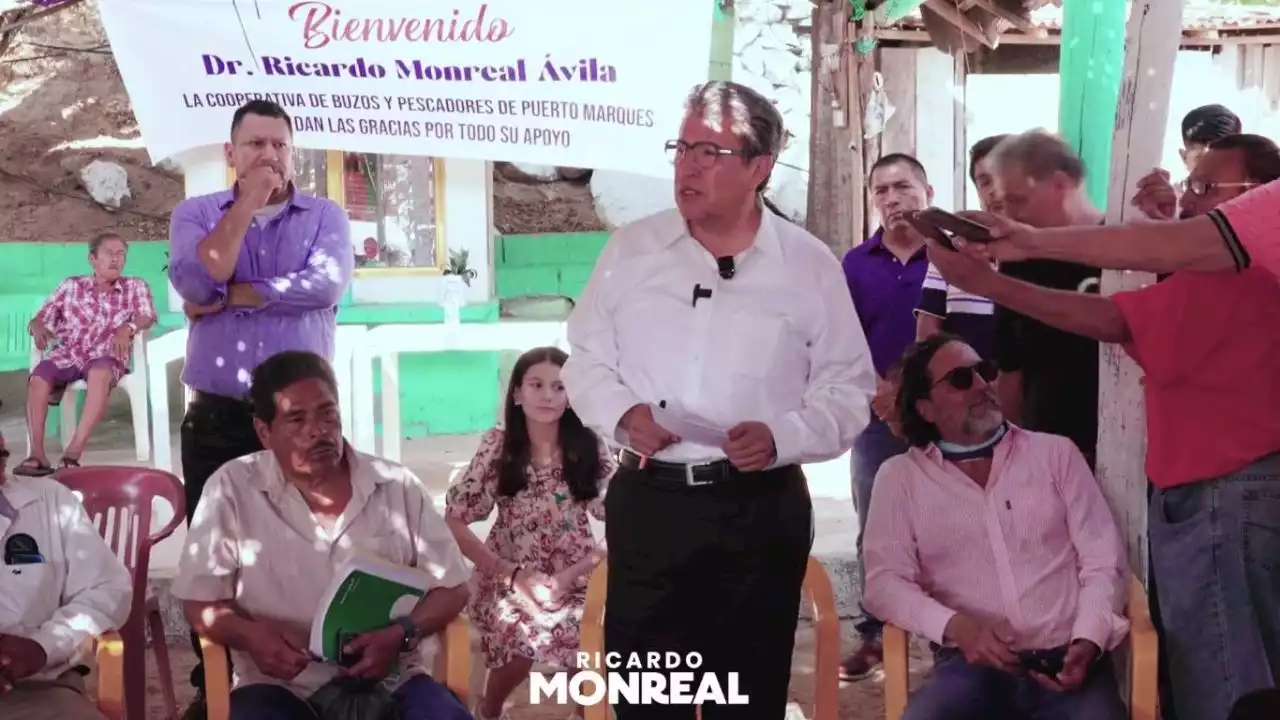 Ricardo Monreal se reúne con pescadores de Acapulco para escuchar sus necesidades