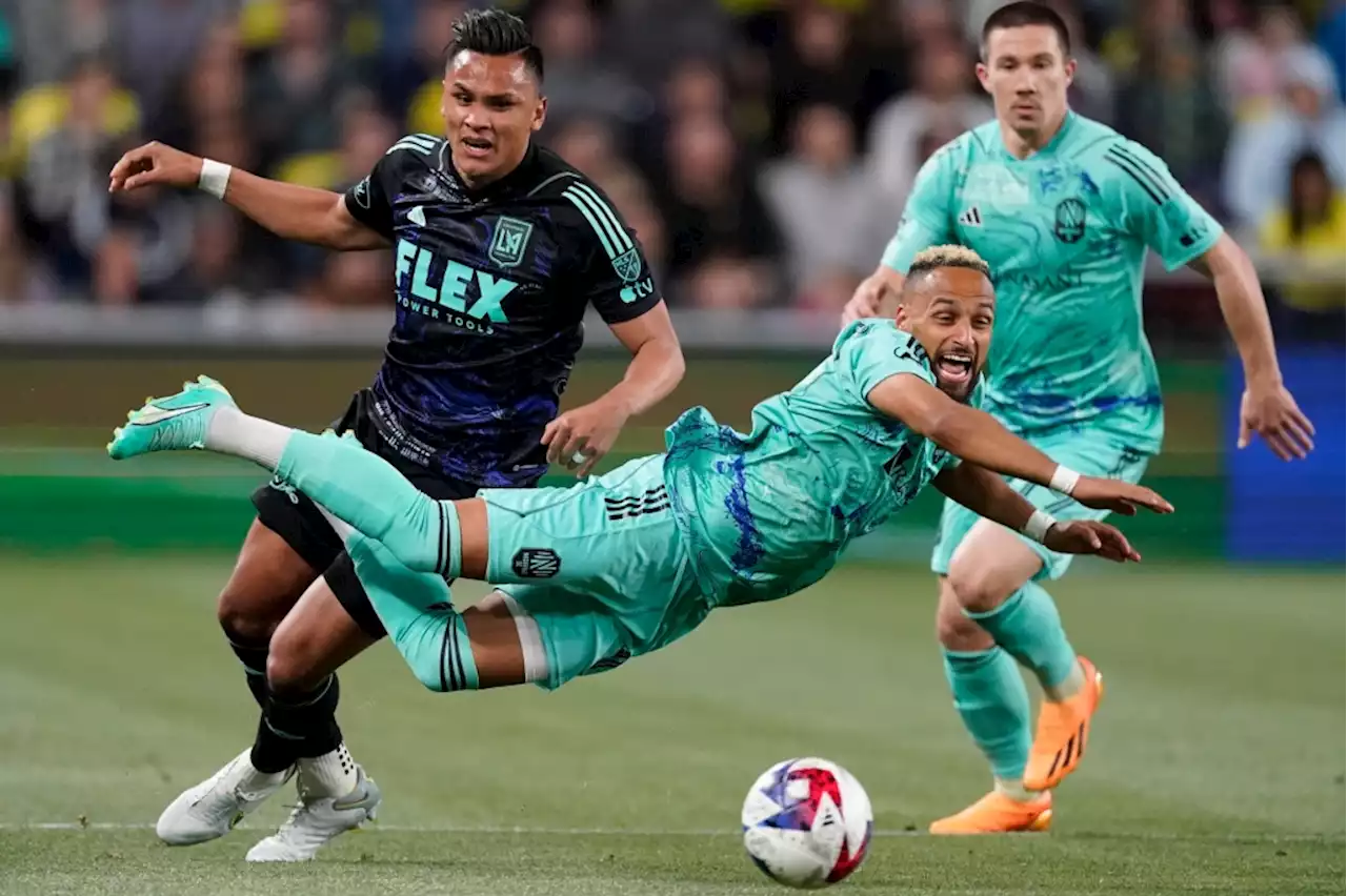 Bouanga helps LAFC earn draw with Nashville