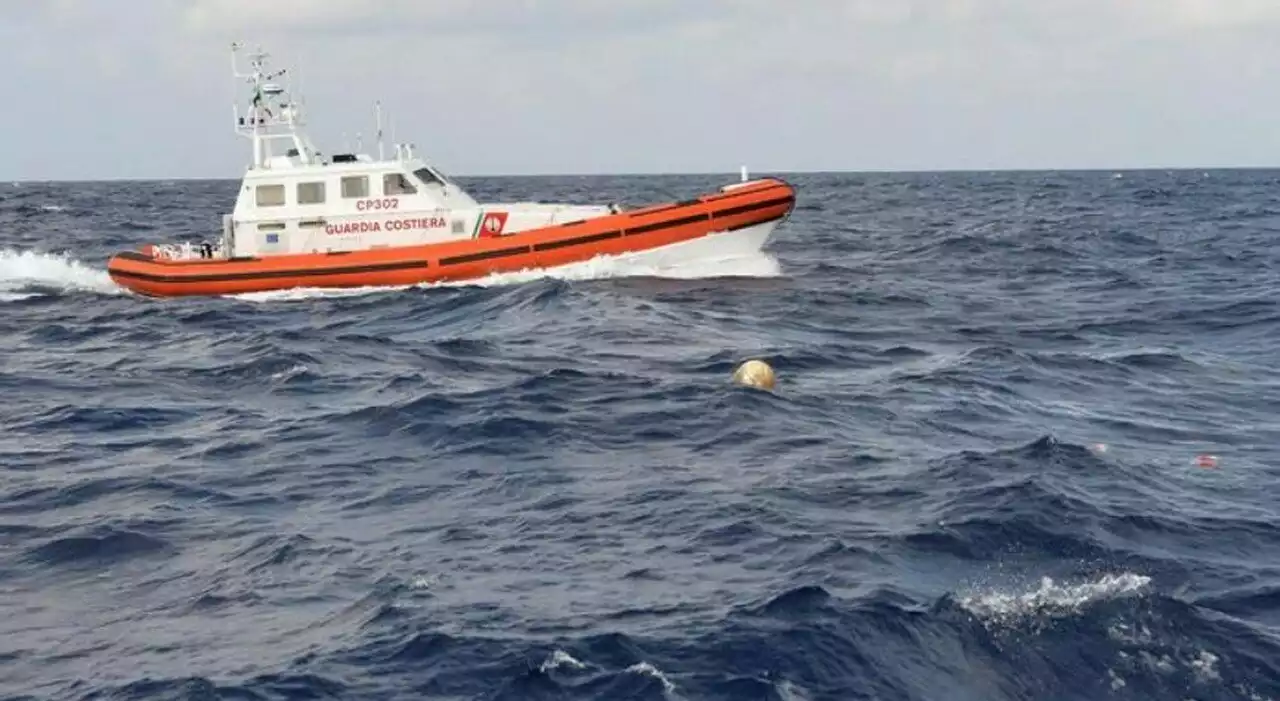 Si tuffa e salva due ragazzini in mare: 35enne eroe muore annegato. Il corpo ritrovato dopo un giorno di ricerche