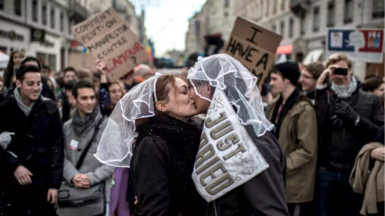 Après le mariage, l’accès à ces nouveaux droits LGBT+ sera une rude bataille pour les assos