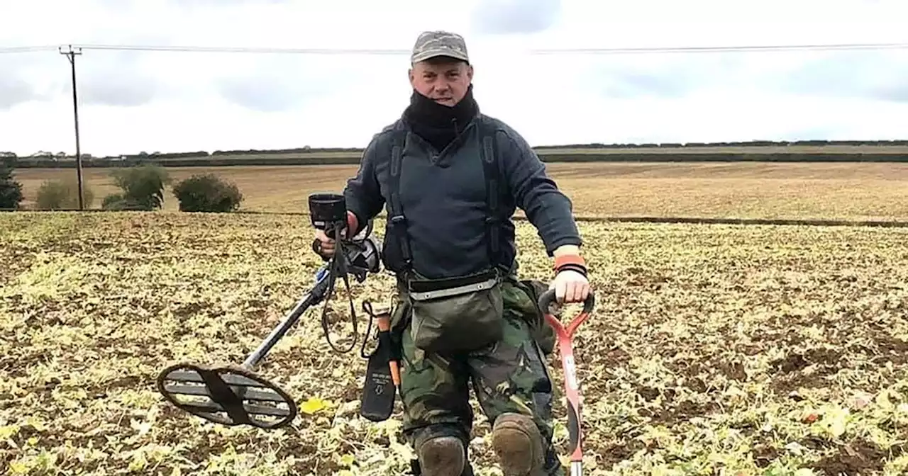 Metal detectorist finds rare 800-year-old gold coin in farmer's field