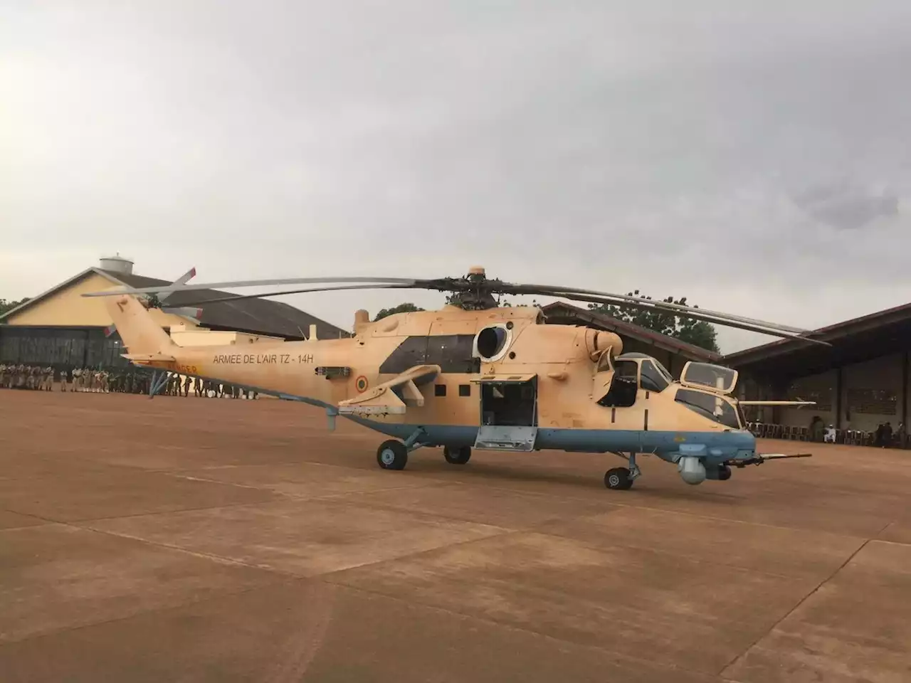 Mueren tres personas al estrellarse un helicóptero militar en Mali