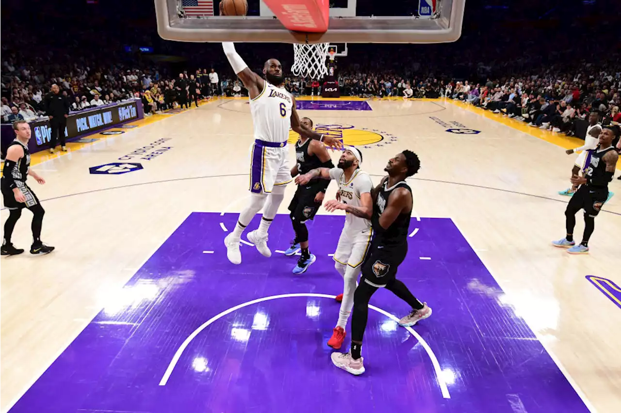 Lakers Make Statement with 111-101 Blowout Victory Over Grizzlies in Game 3, Lead Series 2-1