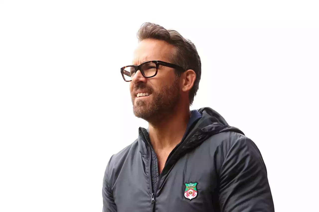 WATCH | Ryan Reynolds interrupts Wrexham press conference, demands goalkeeper's shirt | Sport