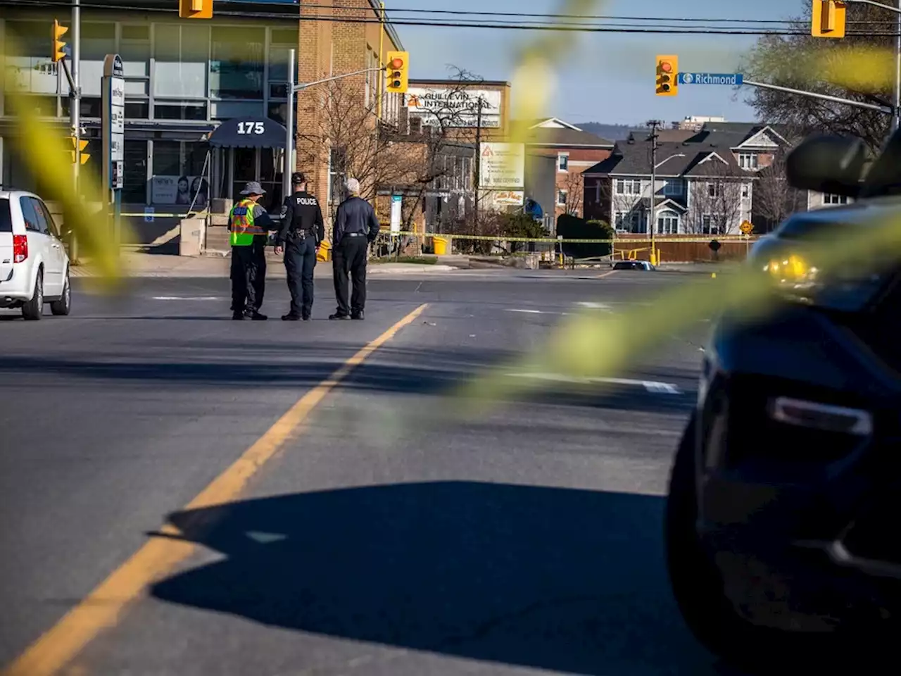 Pedestrian struck by car allegedly fleeing Ottawa police dies in hospital