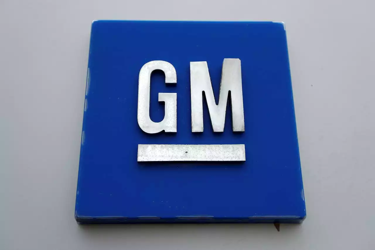 GM recalls 40,000 pickup trucks, tells owners to park outside