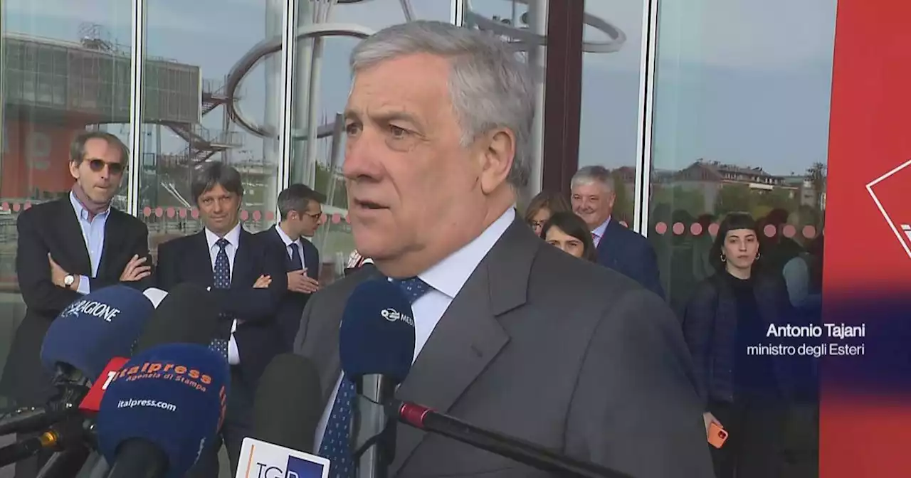 Tajani: 'Italiani in Sudan contattati uno a uno, stanno bene e saranno evacuati'