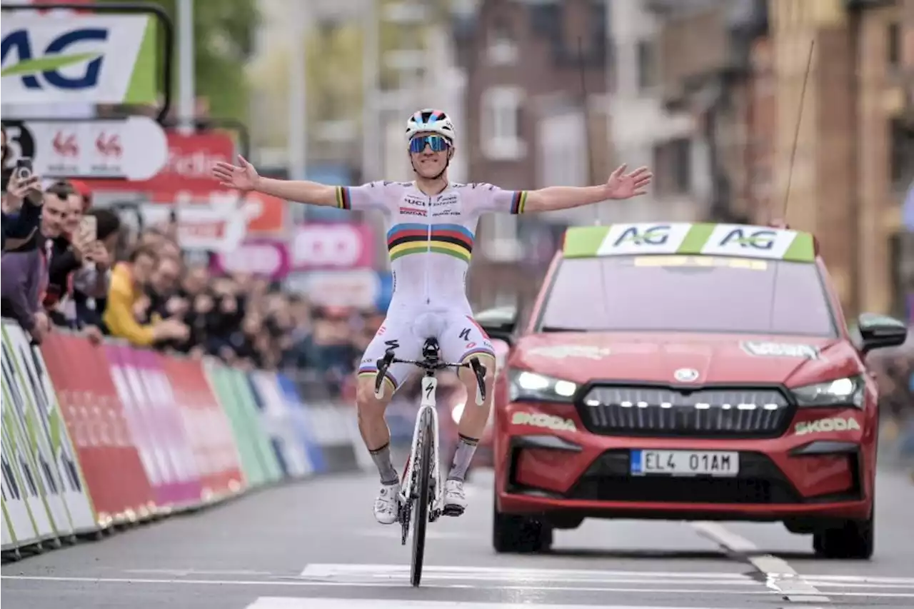 Liège-Bastogne-Liège 2023: Remco Evenepoel wins for a second year, after Demi Vollering completes the Ardennes Triple