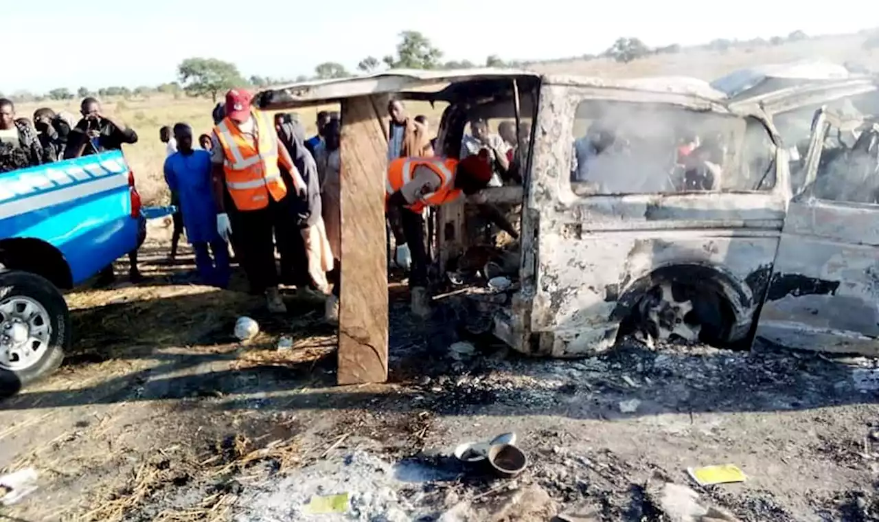 Black Sunday: 7 Burnt To Death, 14 Others Injured In Lagos-Ibadan Highway Crash | Sahara Reporters