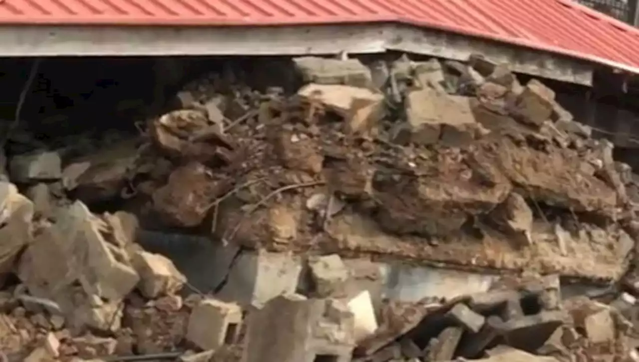 Scores Feared Dead As Building Collapses In Police Barracks In Oyo State | Sahara Reporters