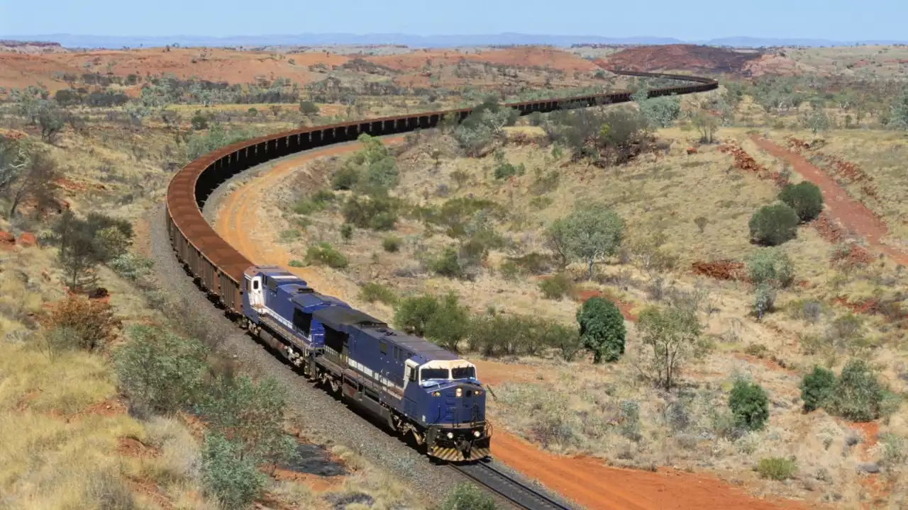 Cost-saving $9 billion inland rail line proposed by Liberal MP