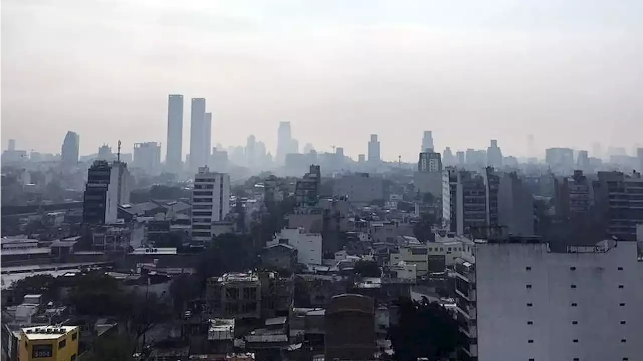 Tras la neblina, se registra humo y un intenso olor a quemado en Ciudad de Buenos Aires y alrededores