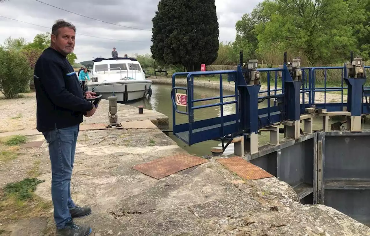 Pour économiser l’eau, les bateaux se serrent aux écluses du canal du Midi