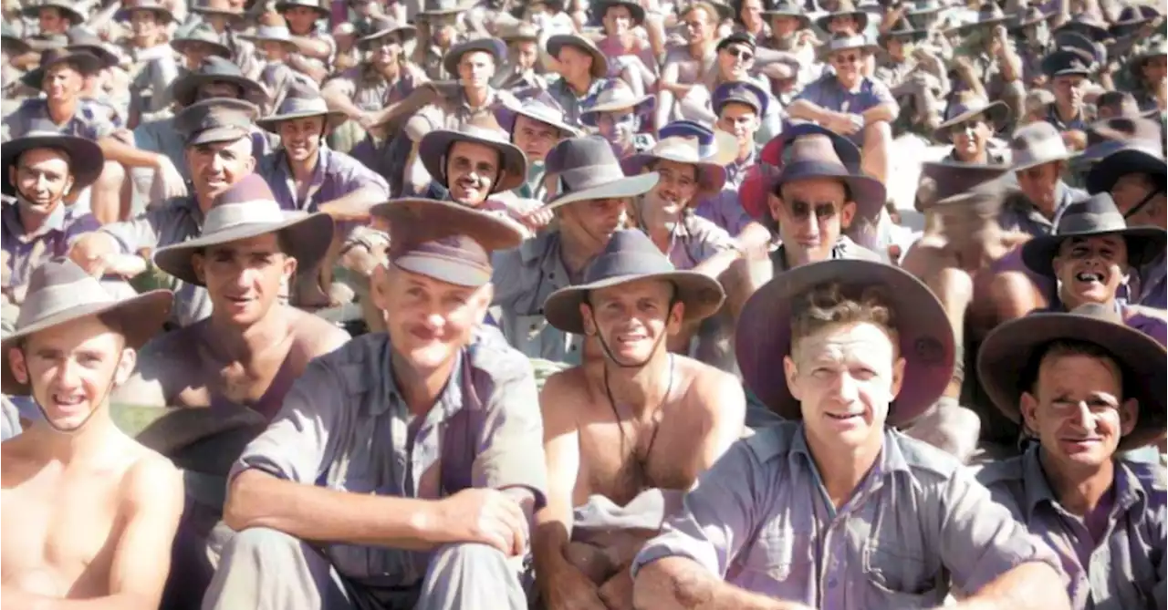 'Time machine' colourised photos show Anzacs in the Middle East