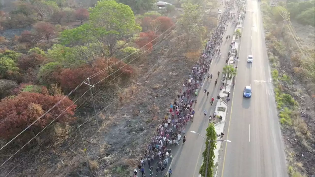 Parte nueva caravana de migrantes desde el sur de México