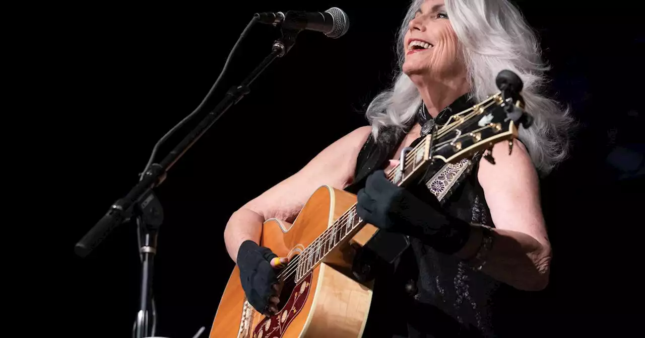 Emmylou Harris reveled in Texas music, good humor at Dallas’ Longhorn Ballroom