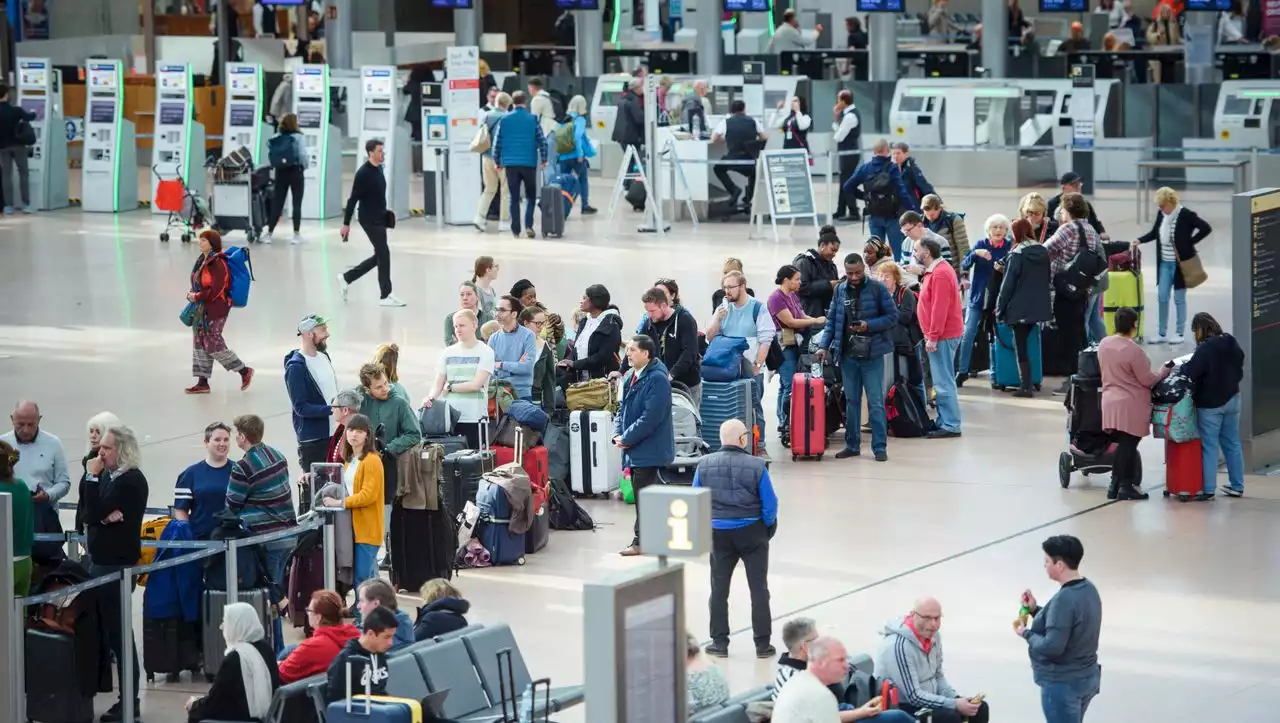 Kurzfristiger Warnstreik überrascht Reisende am Hamburger Flughafen