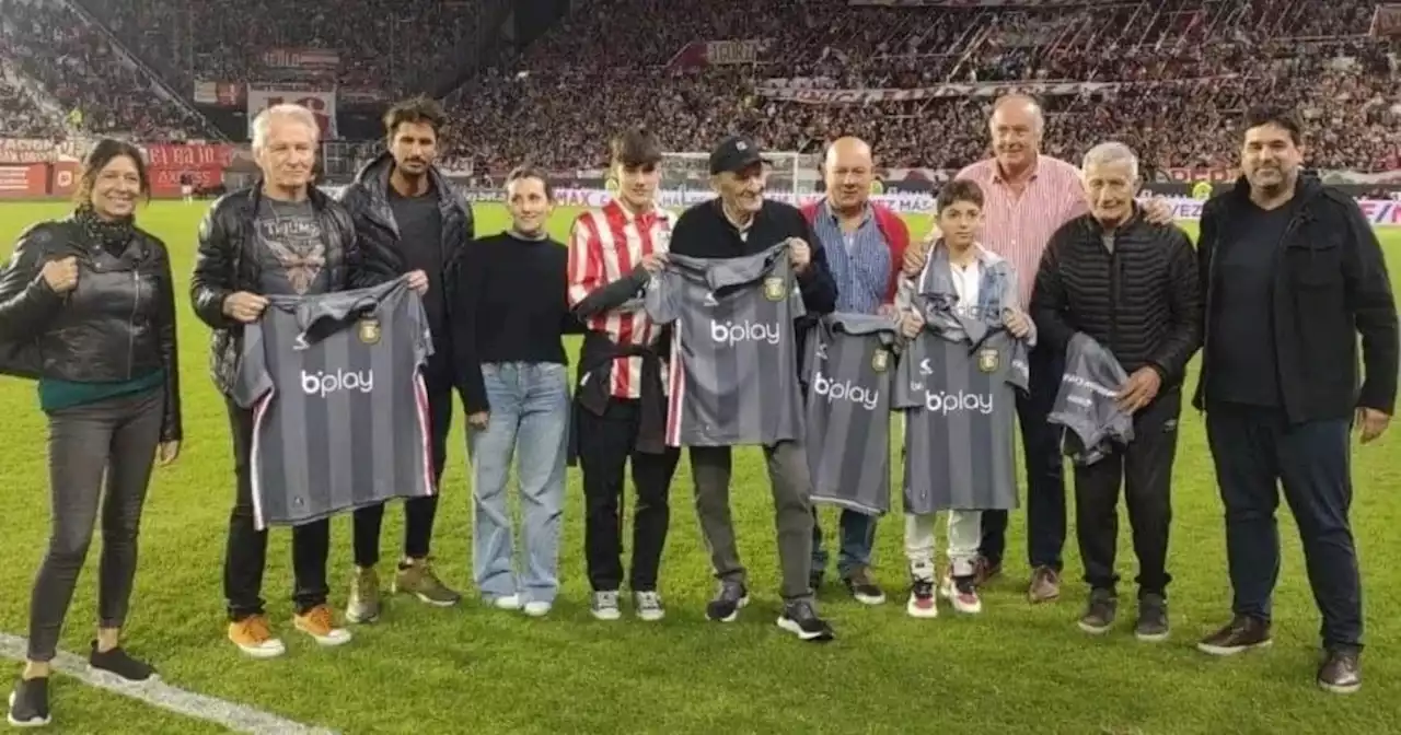 ¿Cómo fue el homenaje al Doctor Bilardo en UNO?