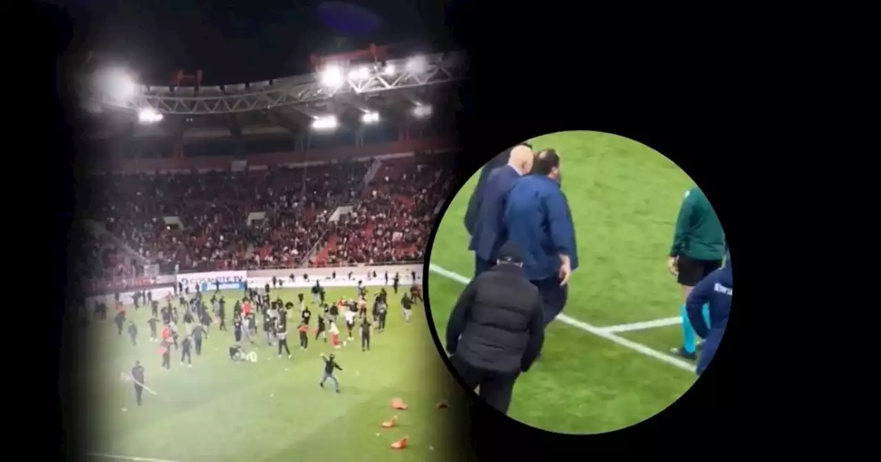 Video: el papelón en plena cancha del presidente de Olympiacos que terminó en disturbios