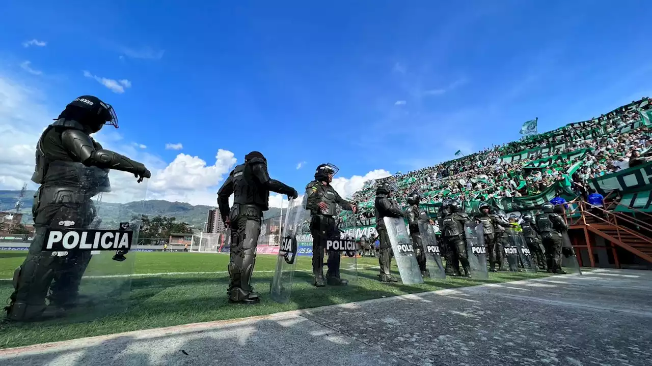 Máxima alerta en Envigado: el Esmad vigila a la barra brava de Nacional