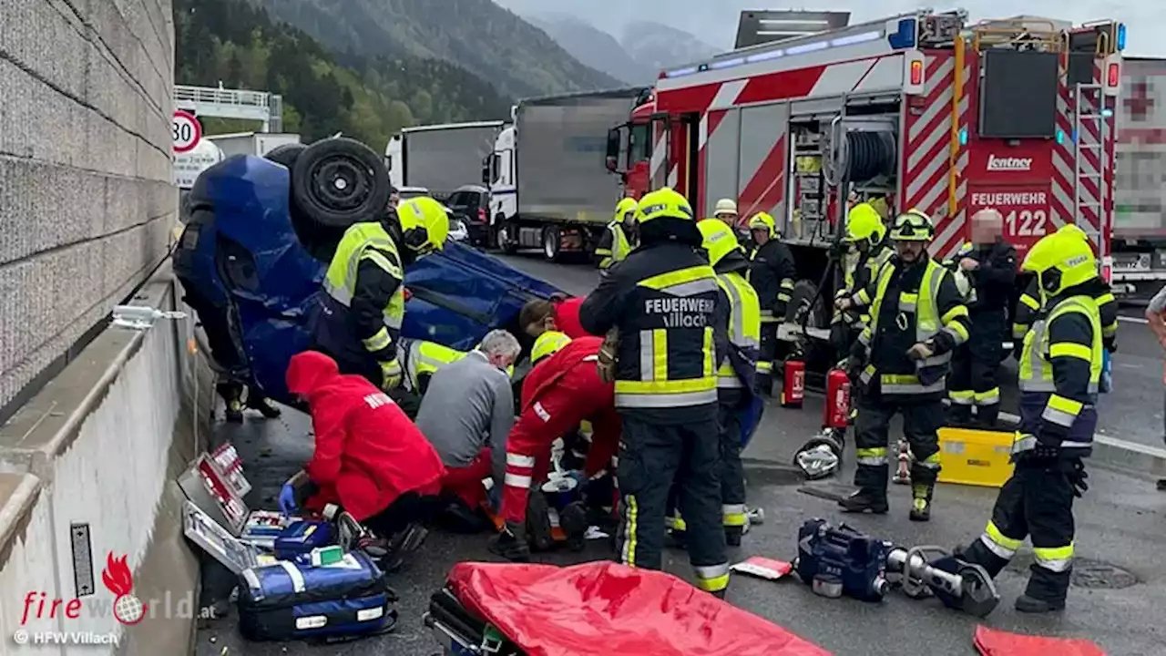 Ktn: Person nahe Oswaldibergtunnel eingeklemmt, Treibstoff fließt ins Fahrzeuginnere