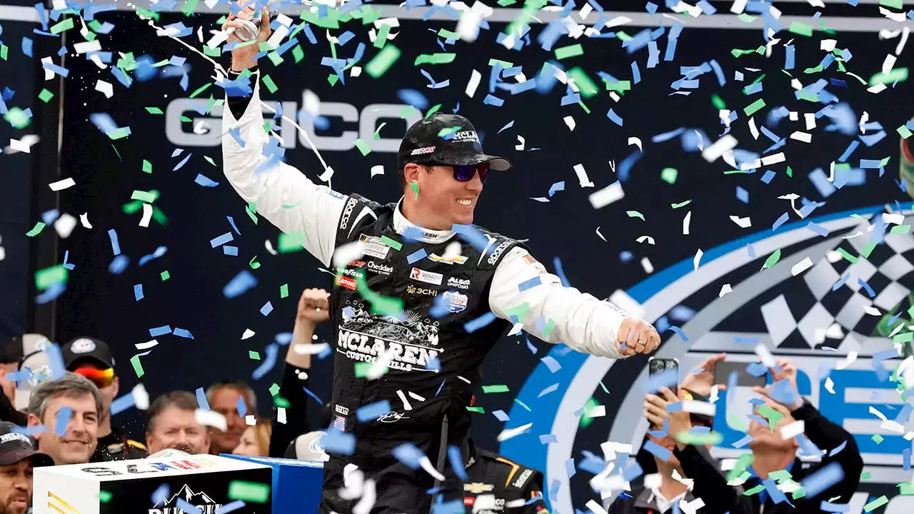 Kyle Busch avoids overtime crash, saves enough fuel for Talladega victory