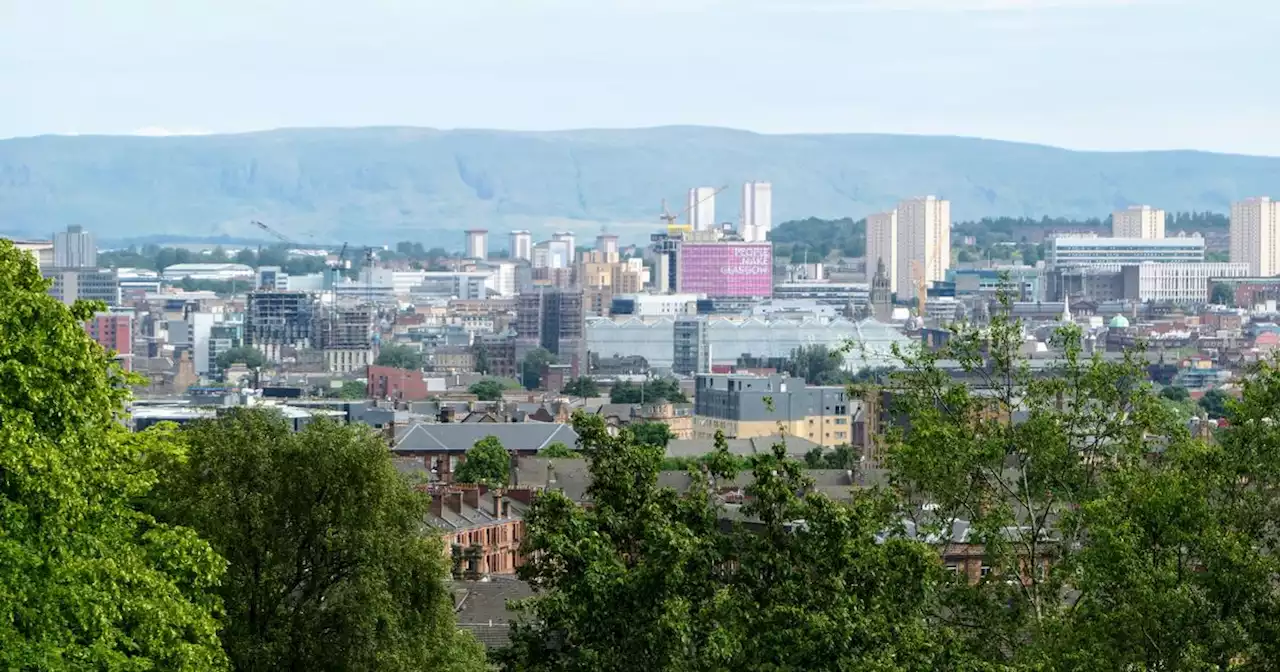 Glasgow weather as temperature to fall to -2C with hail and rain showers