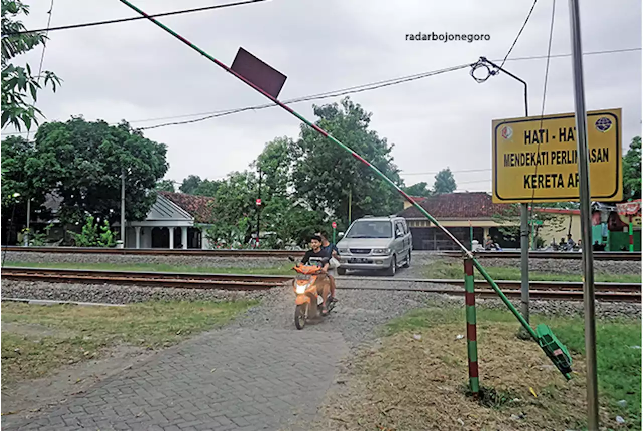 Warga RT 6 Kelurahan Jetak Merindukan Palang Pintu Rel