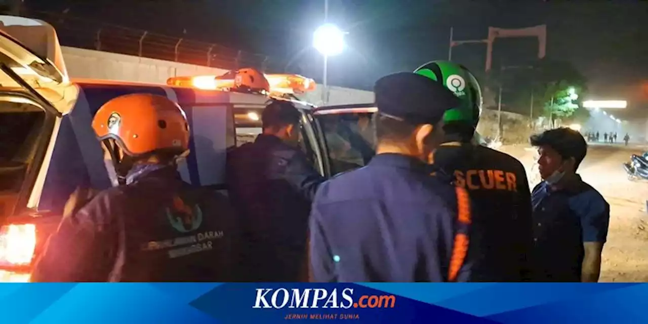 Seorang Petugas Damkar Alami Sesak Napas Saat Evakuasi Korban Kebakaran Trans Studio Makassar