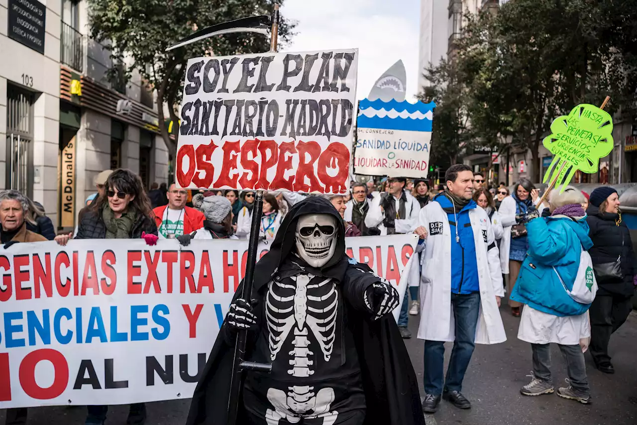 El conflicto sanitario en Madrid no para: los sindicatos denuncian al Gobierno de Ayuso por vulnerar el derecho a huelga y los médicos amenazan con nuevas movilizaciones