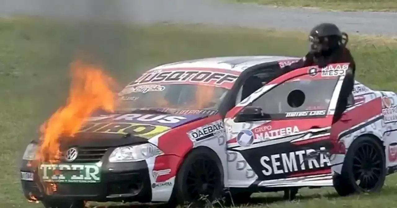 Video: se incendió el auto del hermano del “Dibu” Martínez en plena carrera de la Copa Bora | Motores | La Voz del Interior