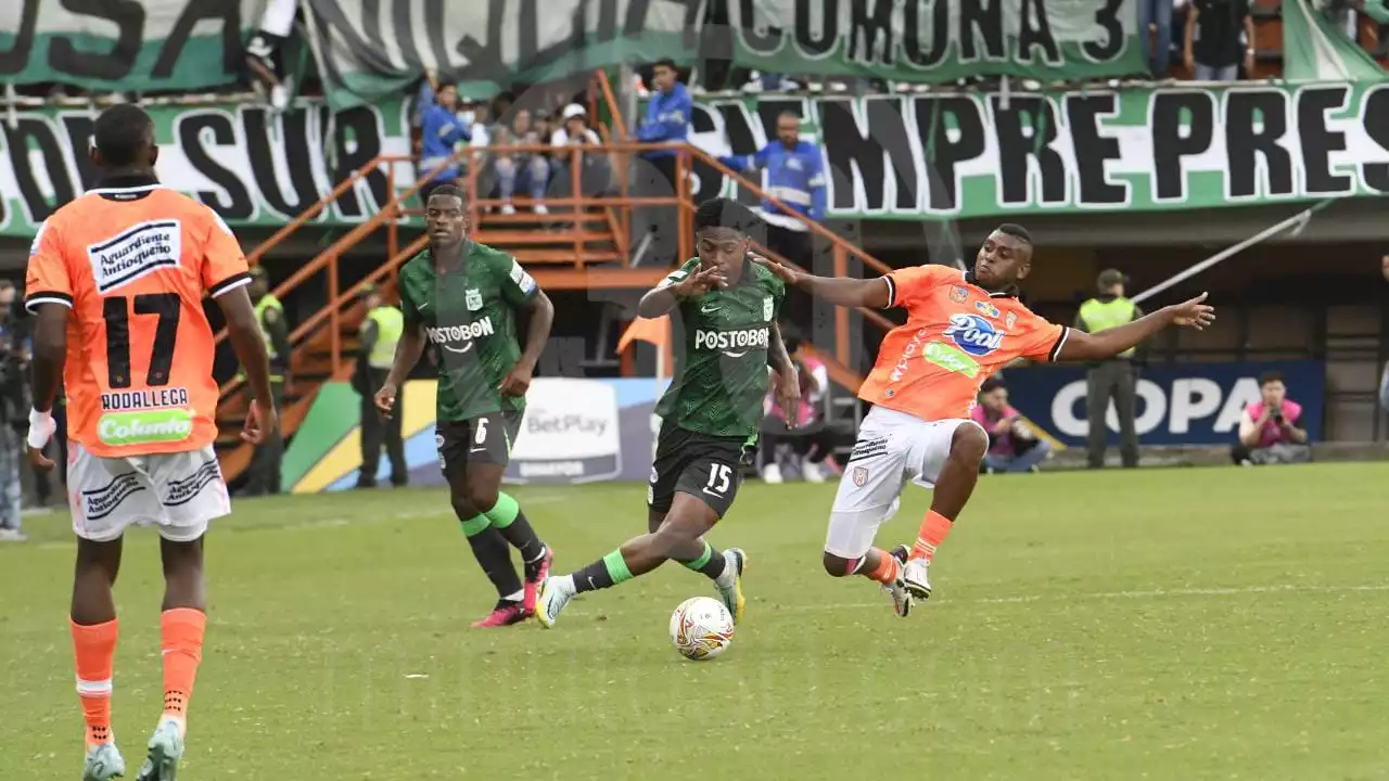 En los primeros 45 minutos, Envigado asusta pero Nacional ilusiona en el Polideportivo Sur